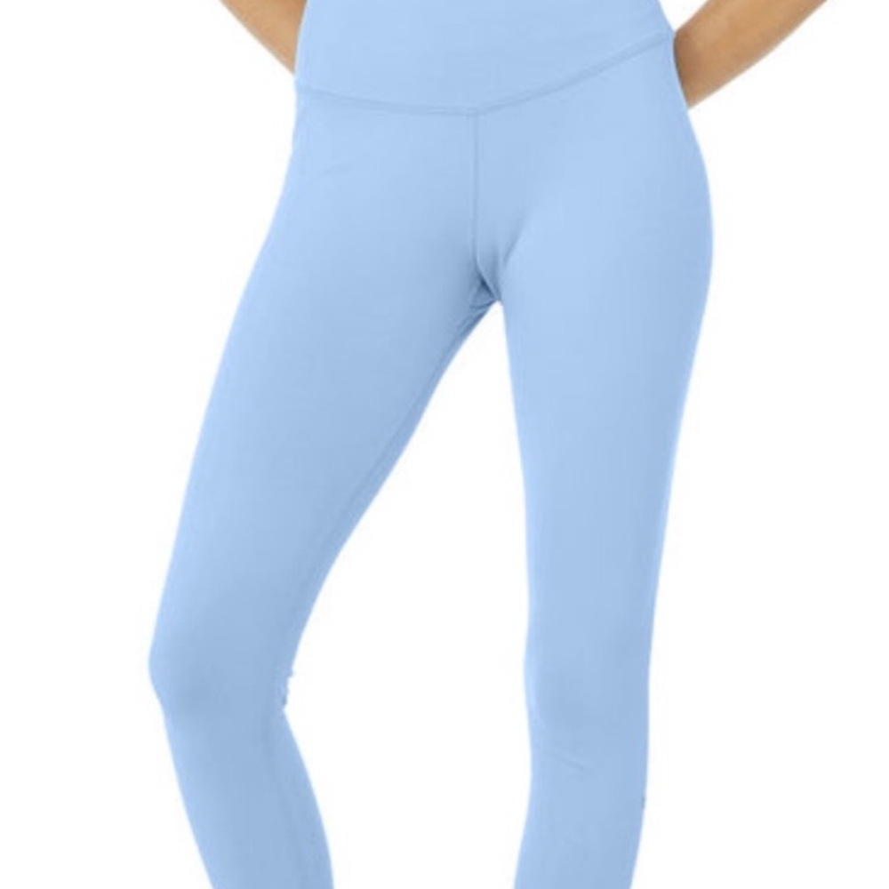 Alo high waist airbrush capri in blue skies